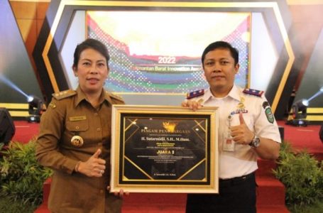 BLUE – E Dishub Singkawang Terima Penghargaan Kalbaria