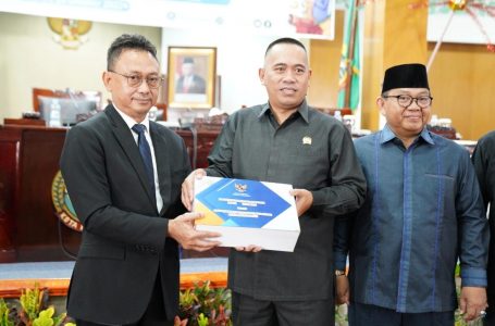 Edi Kamtono Sampaikan Rancangan APBD 2023