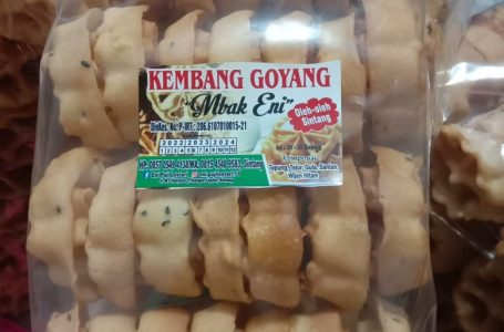 Kue Kembang Goyang Mbak Eni Punya Rasa Khas