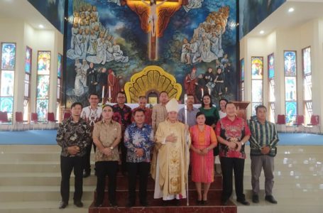 Misa Perdana Uskup Terpilih di Gereja Agung Sekadau