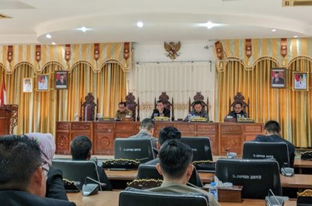 8 Fraksi DPRD Sampaikan Pandangan Umum Raperda APBD