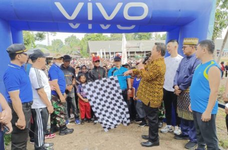 Meriahkan HUT Sekadau, Pemkab Gelar Jalan Sehat