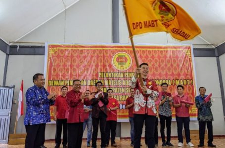 Bupati Lantik Pengurus MABT Kabupaten Sekadau