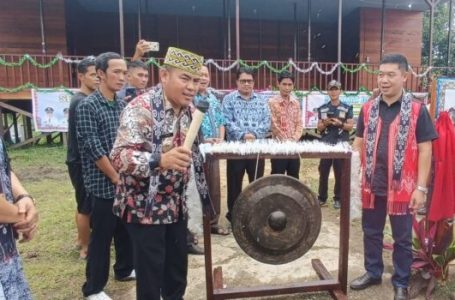 Steleng Dusun Amak Desa Sungai Kunyit Diresmikan