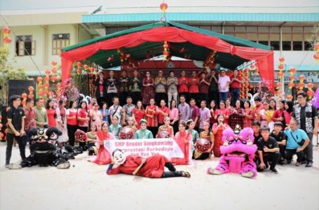 SMP Bruder Singkawang Gelar Imlek