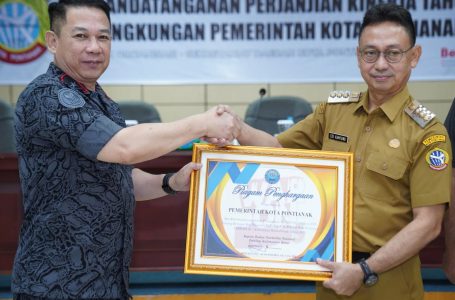 BNN Kalbar Berikan Dua Penghargaan pada Pemkot Pontianak