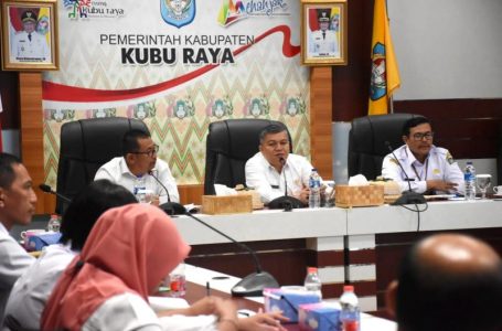 Sekda Pimpin Rapat Pembentukan Kecamatan Kumpai Raya