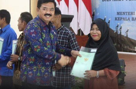 Pemkab Mempawah Terima 10 Sertifikat Aset