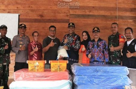 Bengkayang Dilanda Banjir, Pj. Sekda Berikan Bantuan