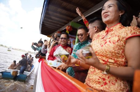 Warga Antusias Rayakan Hari Bakcang