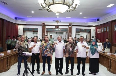 Sekda Sanggau, Buka Giat Literasi Keuangan