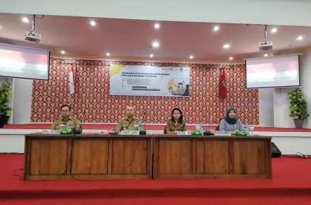Pj. Bupati Landak Membuka Sosialisasi JHT dan Manajemen ASN