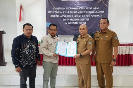 Pj. Bupati Landak Buka Acara Penyerahan Program Bagi Mahasiswa