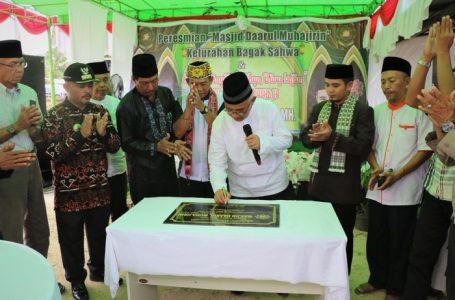 Pj. Wali Kota Singkawang Meresmikan Masjid