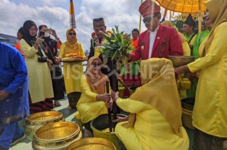 Bupati Sanggau Menghadiri Acara Pembukaan Festival Budaya