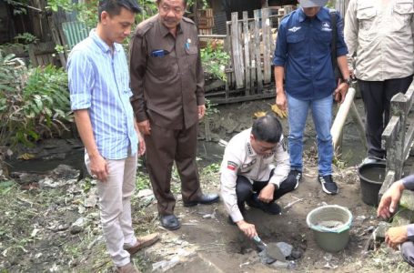 Bupati Sambas Meletakkan Batu Pertama