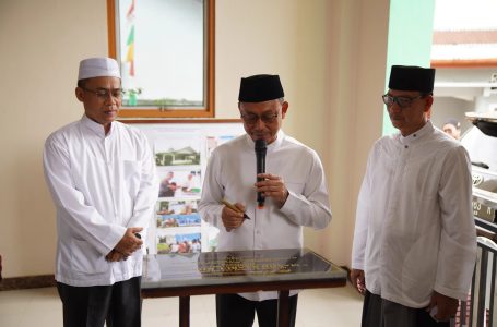Selain Tempat Ibadah, Masjid Pusat Ilmu Pengetahuan