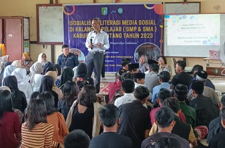 Kominfo Sintang Laksanakan Literasi Medsos Pelajar