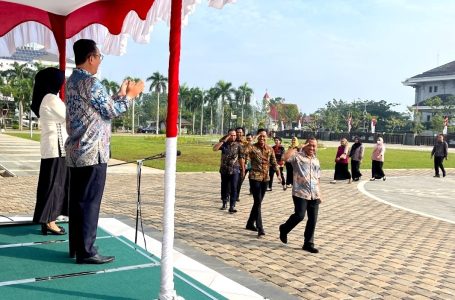 Alfian Pimpin Apel Pagi Peringati Hari Batik Nasional