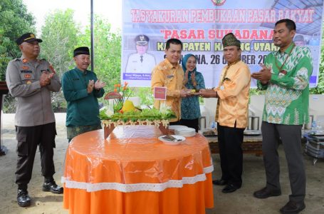 Pasar Rakyat Resmi Dibuka Oleh Pj Bupati Romi Wijaya Mulai Beroperasi