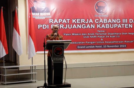 Pj. Bupati Landak Hadiri Rakercab III dan IV PDI-P Kab. Landak