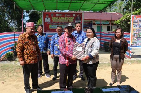 Pj. Bupati Landak Hadiri Deklarasi ODF di Desa Kerohok dan Desa Mengkunyit