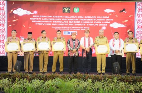 Pj Bupati KKU Terima Penghargaan Oleh Kemenkumham RI