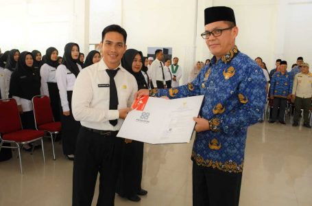 Pj Bupati Lantik 92 PPPK Kayong Utara