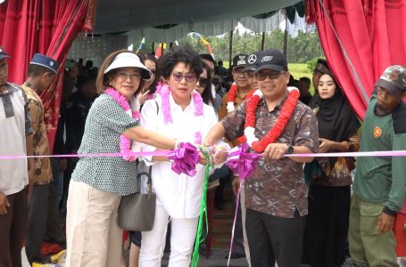 Bersama Donatur Bupati Satono Resmikan Jembatan Berkemajuan Non APBD Ke 47 Desa Merpati