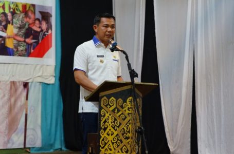 Bupati Kapuas Hulu Serahkan Bantuan pada Kegiatan Tali Kasih Katolik