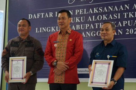 Bupati Kapuas Hulu Hadiri Penyerahan DIPA APBN dan Rincian Alokasi TKD Tahun Anggaran 2024 Lingkup KPPN Putussibau