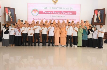 (Pj) Bupati KKU Mengajak Organisasi Perempuan Kayong Utara Tingkatkan Semangat Kebersamaan