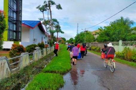 Dinkes PP dan KB Melaksanakan Gerakan Jumat Bersih