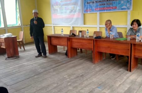 Camat Embaloh Hilir Hadiri Kegiatan Pembinaan Peningkatan Kapasitas Perangkat Desa dan Anggota Badan Permusyawaratan Desa Ujung Bayur