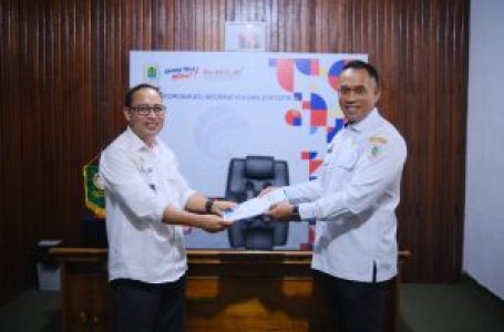 Serah Terima Akun dan Akun E-mail Kecamatan Putussibau Utara di Dinas Komunikasi Informatika dan Statistik