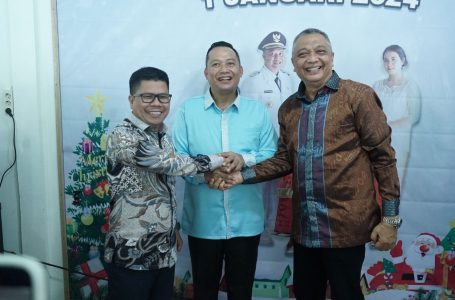 Bupati Sambas Satono Silaturhmi Natal ke kediaman Bupati Bengkayang