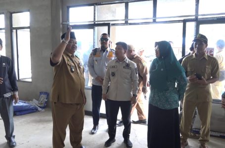 Bupati Satono Bantu Progres Pembangunan Gedung Pertemuan Desa Sarang Burung Usrat