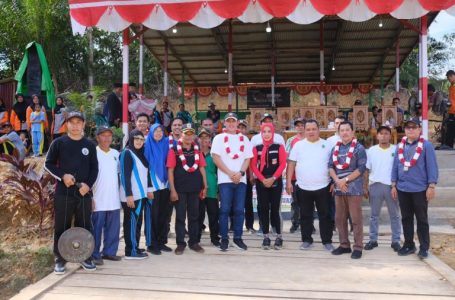 Dishub Laksanakan Pengawalan Kunker Wakil Bupati Kapuas Hulu Ke Kecamatan Silat Hulu