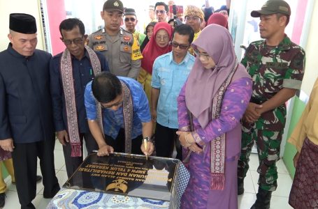 Guna Pemerataan Pendidikan Di Kab.Sambas, Bupati Satono Resmikan Gedung Sekolah SMPN 4 Teluk Keramat