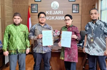 BAWASLU DAN KEJARI SINGKAWANG TEKEN KERJA SAMA DUKUNG PENYELENGGARAAN PEMILU