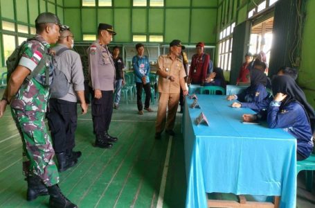 Cek Kesiapan Pemilu 2024, Kapolsek Bunut Hulu Bersama Forkopincam Tinjau Lokasi TPS