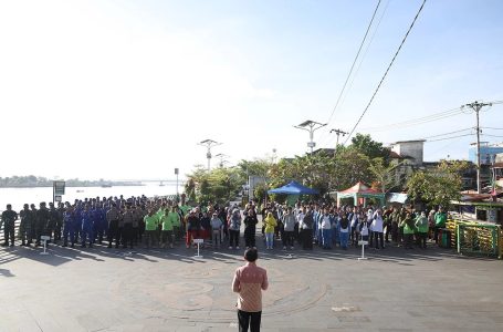 Aksi Bersih-bersih di Waterfront Peringati Hari Peduli Sampah Nasional