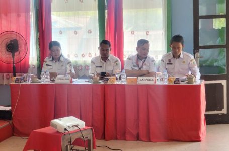 Kasubbag Umum dan Aparatur Bersama Ketua Tim Kerja Kesling Hadiri Musrenbang di Kecamatan Seberuang
