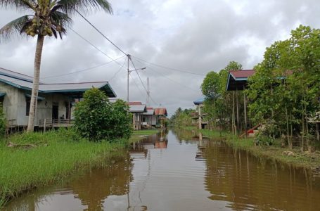 Banjir Kembali Genangi Jalan dan Pemukiman Warga di Beberapa Desa di Kecamatan Embaloh Hilir