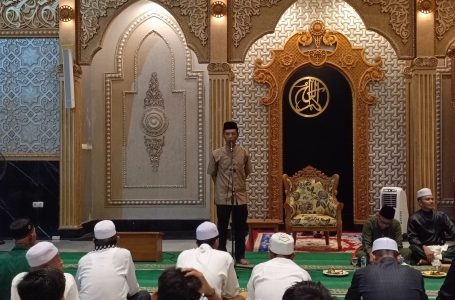 Hadiri Peringatan Isra Miraj di Masjid Oesman Al-Khair, Pj Sekda Rene Ajak Bangun Kebersamaan Pasca Pemilu