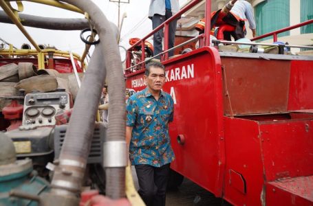 Pj Wako Responsif Beri Bantuan Korban Kebakaran di Gang Meranti