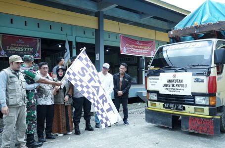 Bupati Satono Lepas Mobil Box Distribusi Logistik Pemilu Tahun 2024