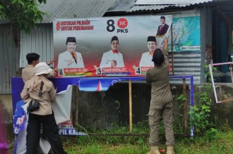 Bawaslu Persilahkan Masyarakat Ikut Tertibkan APK