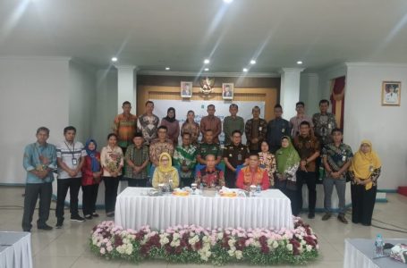 Asisten Hadir Dalam Kegiatan High Level Meeting TPID dan TP2DD Kabupaten Kapuas Hulu