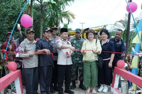Resmikan Jembatan Berkemjuan ke-48, Bupati Satono harap Solidaritas serta Sinergitas Masyarakat bersama Pemda Sambas